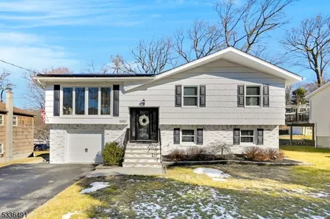 521 Edith Rd, Roxbury Twp, NJ 07850