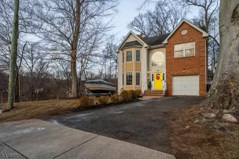 70 Abbond Ct, Plainfield, NJ 07063 photo 2