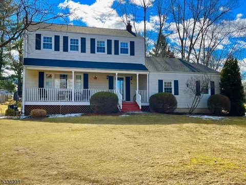 9 Florie Farm Rd, Mendham, NJ 07945