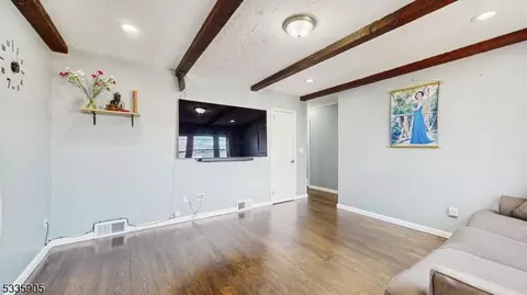 552 Lorraine Ave, Middlesex, NJ 08846 photo 3