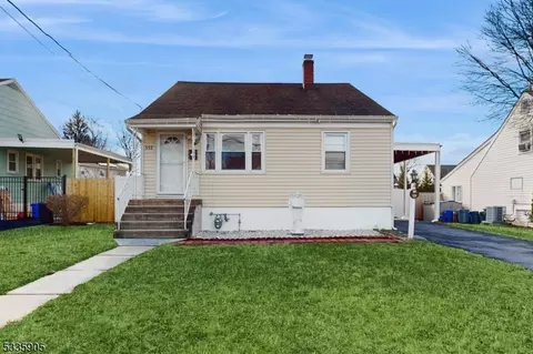 552 Lorraine Ave, Middlesex, NJ 08846 photo 2