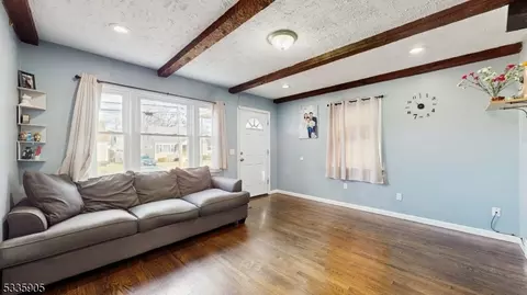 552 Lorraine Ave, Middlesex, NJ 08846 photo 4