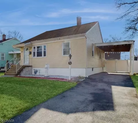 552 Lorraine Ave, Middlesex, NJ 08846