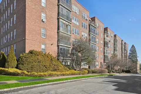 5 Roosevelt Pl #6G, Montclair, NJ 07042