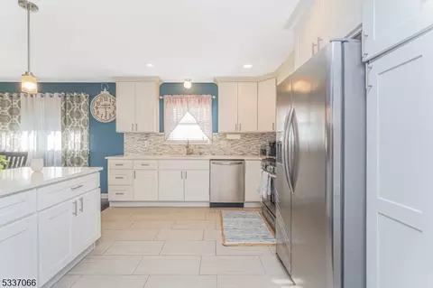 154 E 10th Ave, Roselle, NJ 07203 photo 4