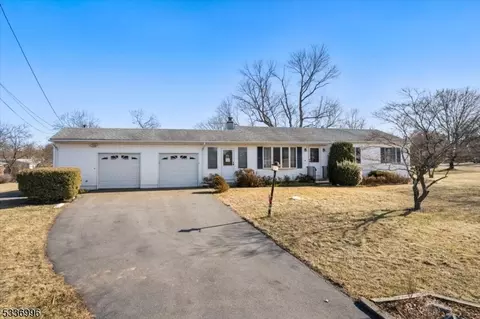 23 Cranbrook Ave, Hillsborough, NJ 08844