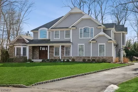 17 Robin Hood Ln, Chatham Twp, NJ 07928