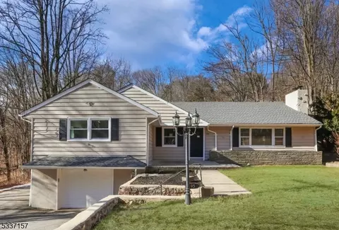 95 Germantown Rd, West Milford, NJ 07480