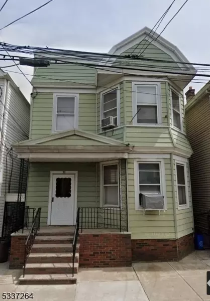 23 Komorn St, Newark, NJ 07105