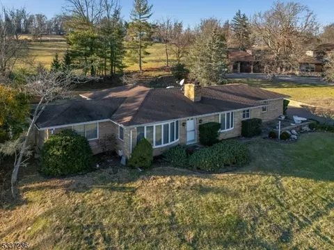 5 Broad View Pl, Flemington, NJ 08822
