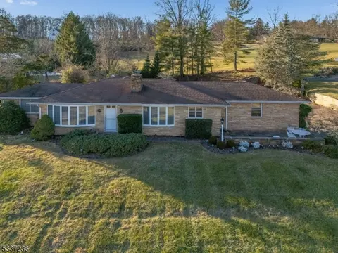 5 Broad View Pl, Flemington, NJ 08822 photo 2