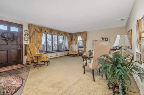 5 Broad View Pl, Flemington, NJ 08822 photo 4