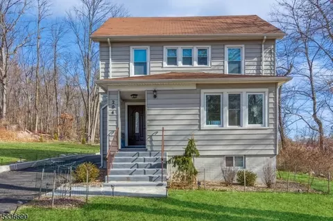 204 Mountain Pkwy, Green Brook, NJ 08812