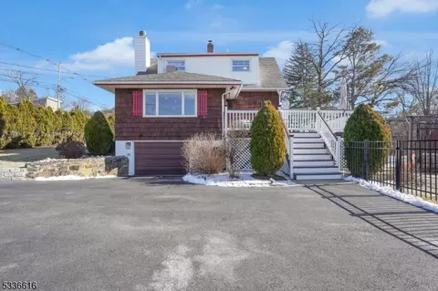 49 Horseneck Rd, Montville, NJ 07045