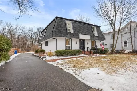 46 Leigh St, Clinton, NJ 08809