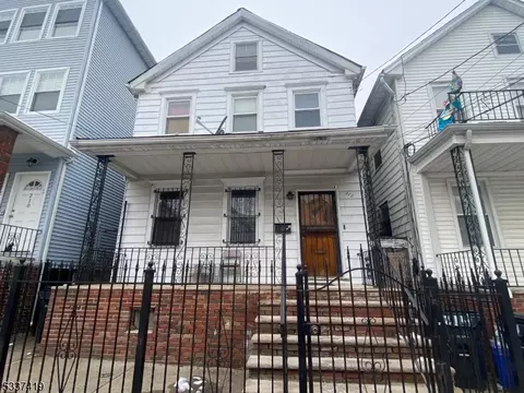 212 Garside St, Newark, NJ 07104