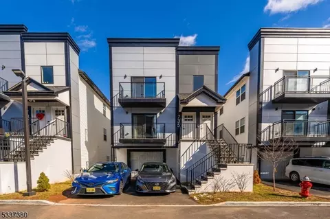 735 Seaport Dr, Elizabeth, NJ 07201