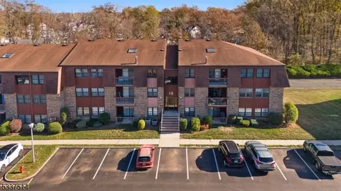 207 Sierra Ct # A, Woodbridge Twp, NJ 07095