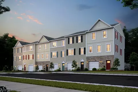 8 Fernandez Ln, Wharton, NJ 07885