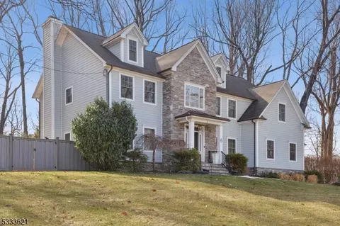 6 Harding Dr, Berkeley Heights, NJ 07922