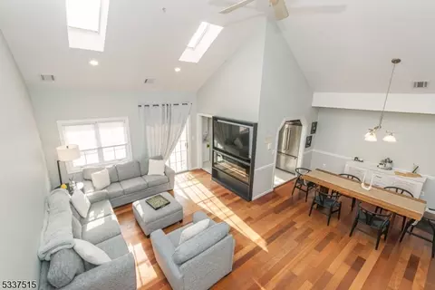 105 Roseland Ave #1204, Caldwell, NJ 07006