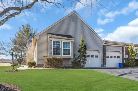 44 Yorkshire Dr # B, Monroe Township, NJ 08831
