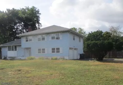 81 Walnut Ave, Franklin Twp, NJ 08873