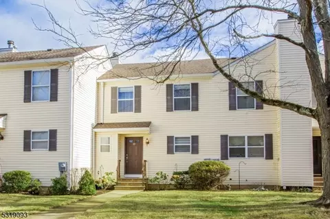 10 Hope Ct, Flemington, NJ 08822