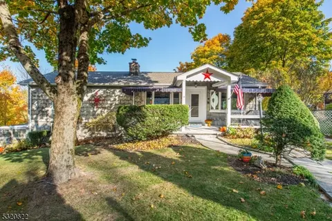 10 Fernwood Ave, Jefferson Twp, NJ 07460