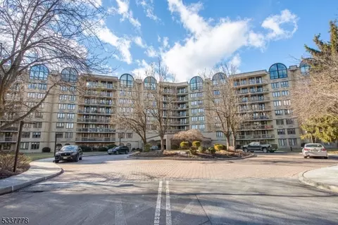 10 Smith Manor Blvd #609, West Orange, NJ 07052