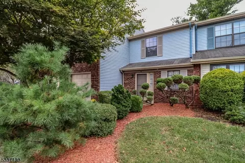 75 Stanwick Ct, Somerset, NJ 08873
