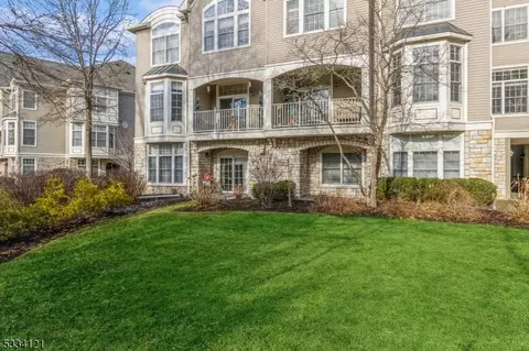111 Regal Blvd, Livingston, NJ 07039