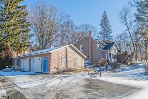 141 Brooklyn Stanhope Rd, Stanhope, NJ 07874