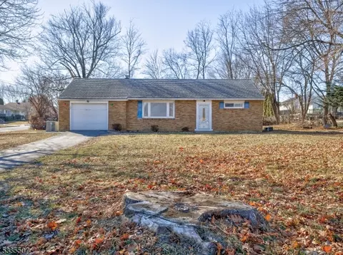700 Red School Ln, Phillipsburg, NJ 08865