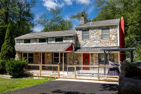 127 Schofield Rd, West Milford, NJ 07480