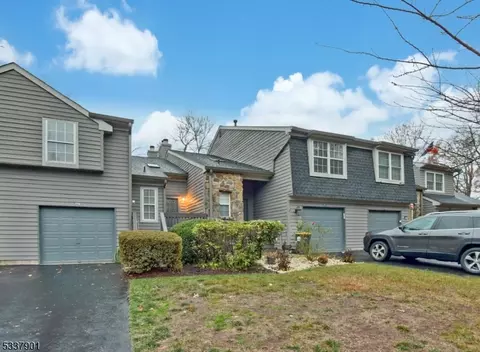 17 Andover Cir # D, Princeton, NJ 08540