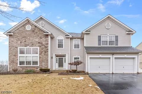 27 Hill Hollow Rd, Jefferson, NJ 07849