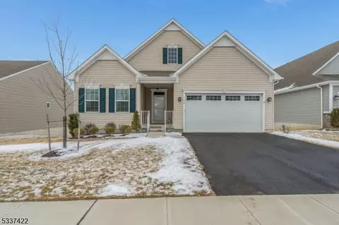 84 Mountain View Ln, Port Murray, NJ 07865