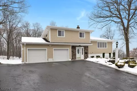 50 Normandy Dr, Wayne, NJ 07470