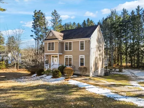 202 Bryans Rd, Hampton, NJ 08827