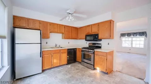 907 Wetherburn Ct, Flemington, NJ 08822 photo 10