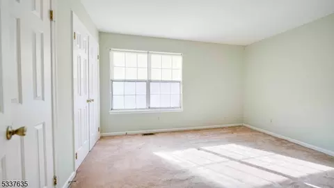907 Wetherburn Ct, Flemington, NJ 08822 photo 14