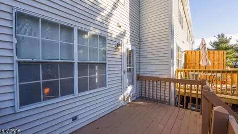 907 Wetherburn Ct, Flemington, NJ 08822 photo 4