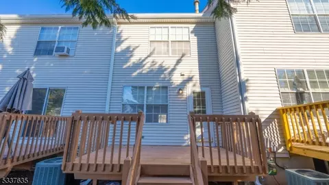 907 Wetherburn Ct, Flemington, NJ 08822 photo 6