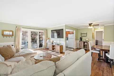 24 Deanna Dr #13, Hillsborough, NJ 08844