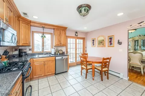 51 Molinari Dr, Wanaque, NJ 07465 photo 8