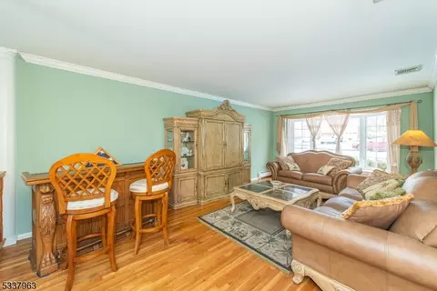 51 Molinari Dr, Wanaque, NJ 07465 photo 3
