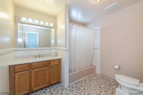 51 Molinari Dr, Wanaque, NJ 07465 photo 17