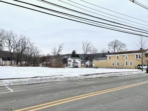 8 Main St, Branchville Boro, NJ 07826