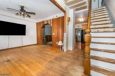 423 Devon St, Kearny, NJ 07032 photo 4